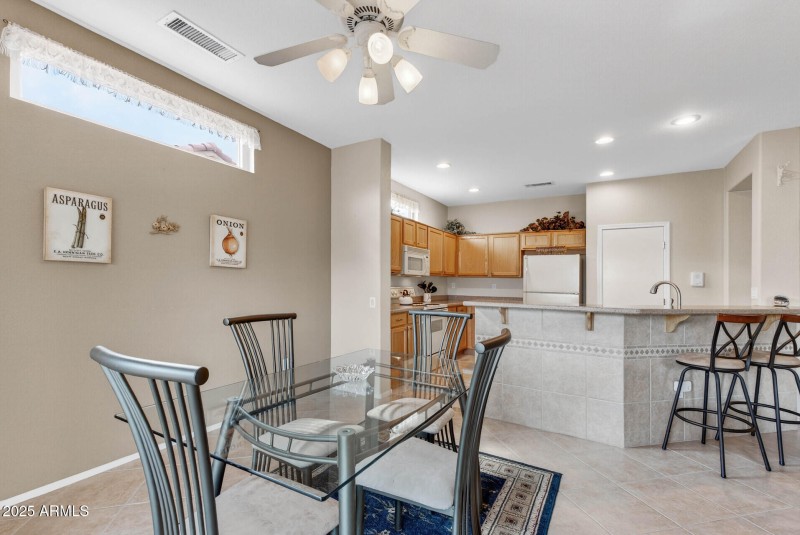 Dining toward kitchen