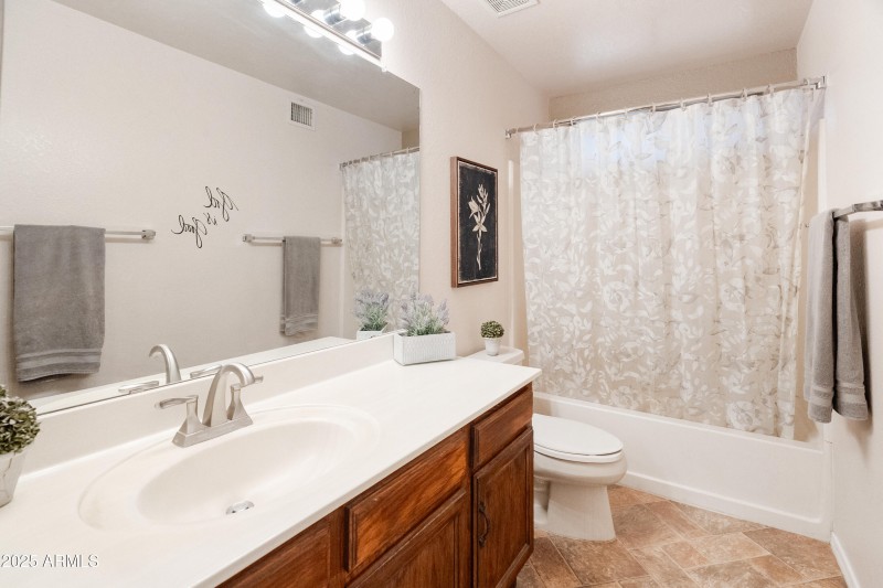 Upstairs Secondary Bathroom