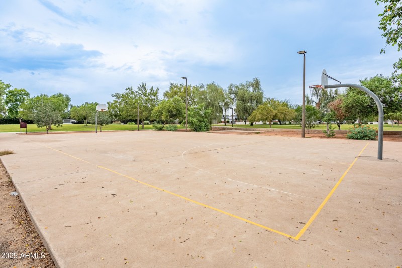 Paradise Park basketball