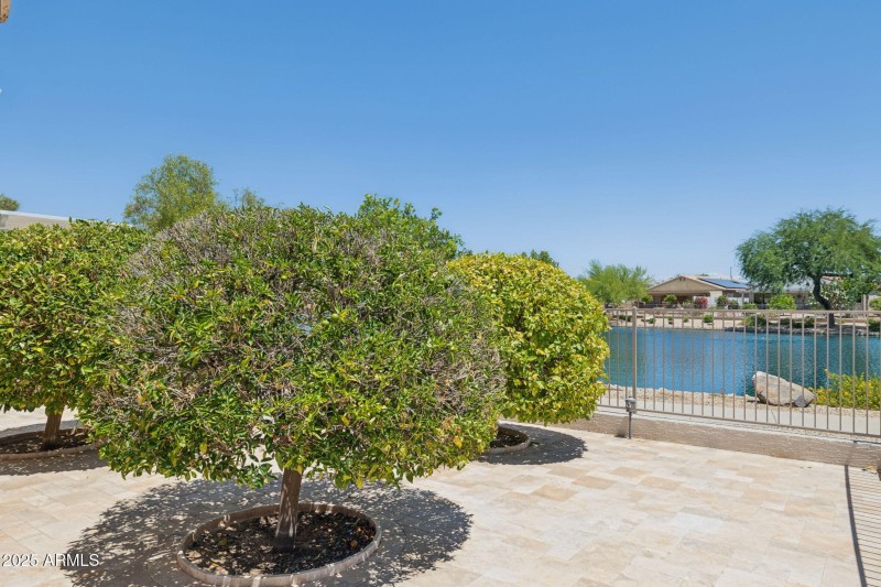 44-web-or-mls-19927-n-108th-ln