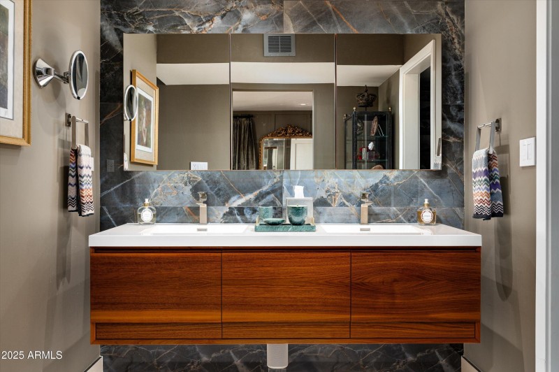 Primary Suite Bathroom