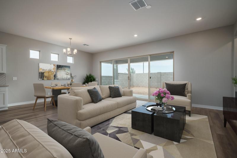 5VS) GREAT ROOM TO DINING