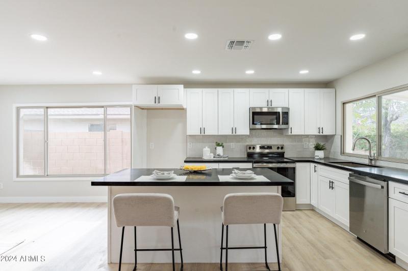 11-web-or-mls-Jolla-HD-11