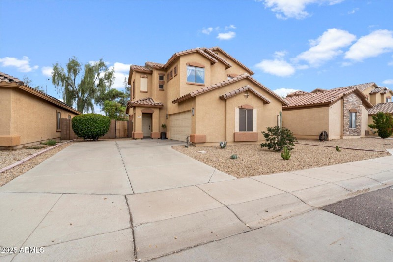 Large DrSide Load Garage