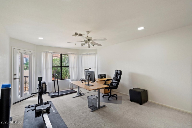 Office/bedroom 5