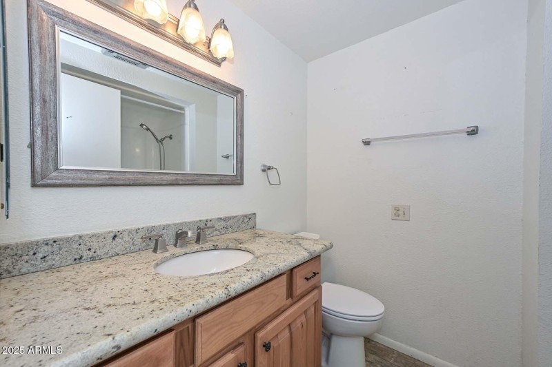 Hall Bath3