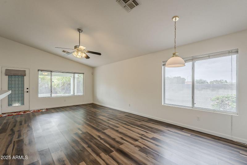 10-web-or-mls-Topeka-10