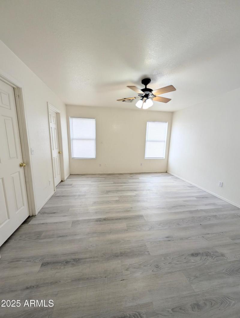 PXL_20250905_001002870.MP~2