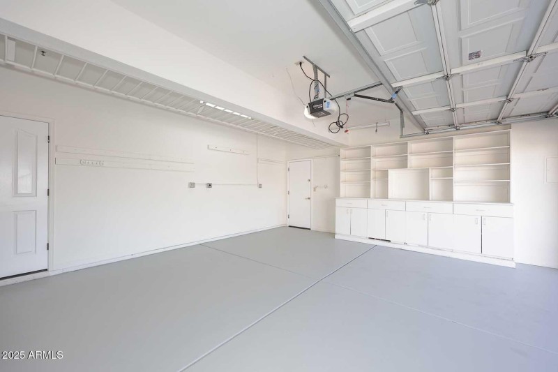 Epoxy Garage-Storage