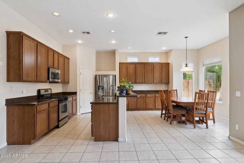 8-web-or-mls-3123-s-sunnyvale-ave