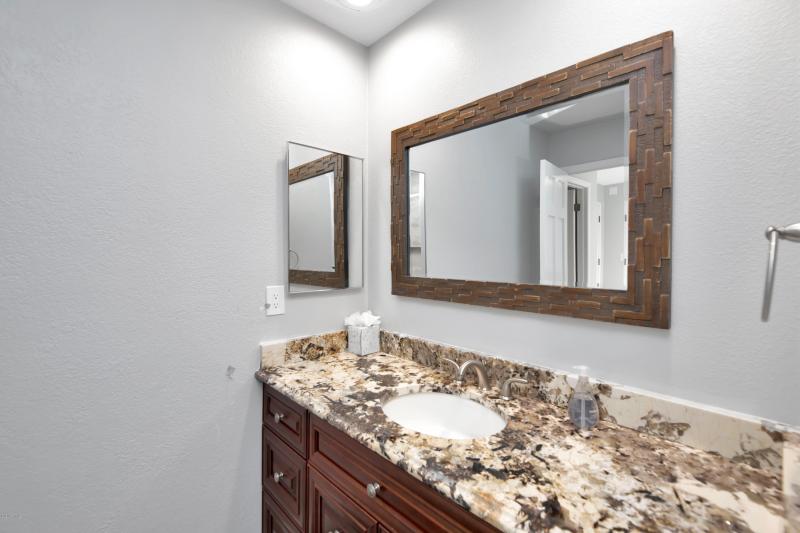 Bath 2 Full with Tub