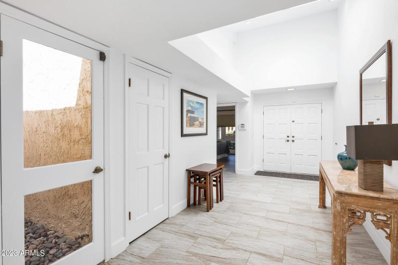 Foyer showing Split Floor Plan