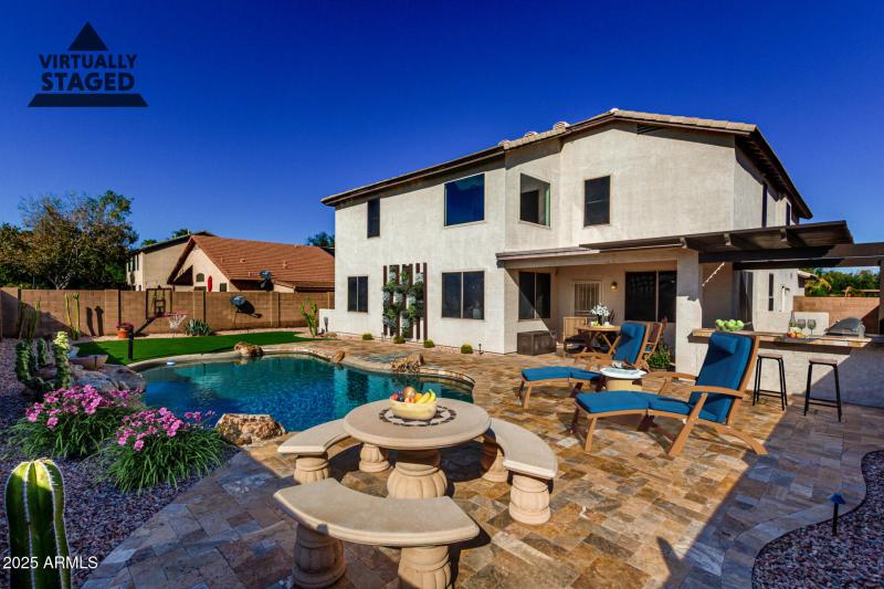 Arizona lifestyle in LUX