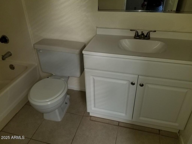 2753_101_Bathroom_2