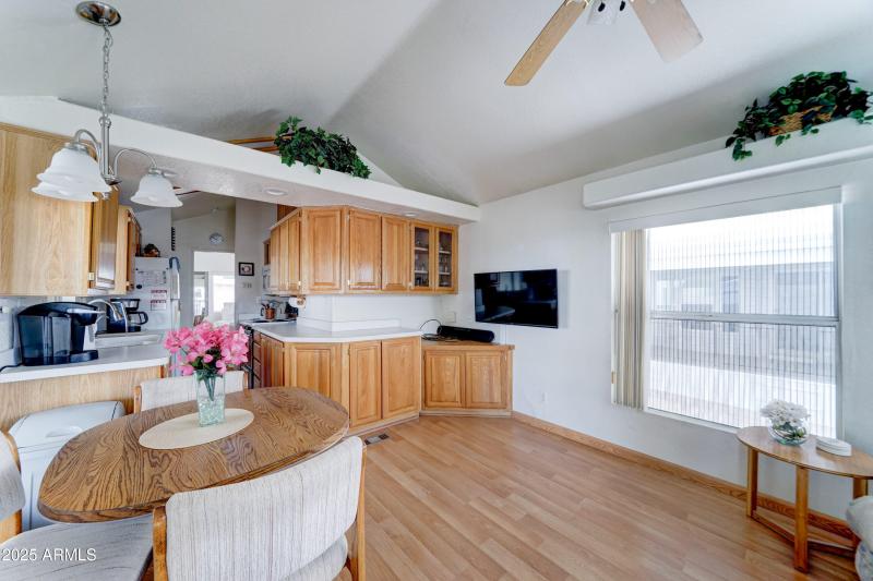 Vaulted ceilings_beautiful floors