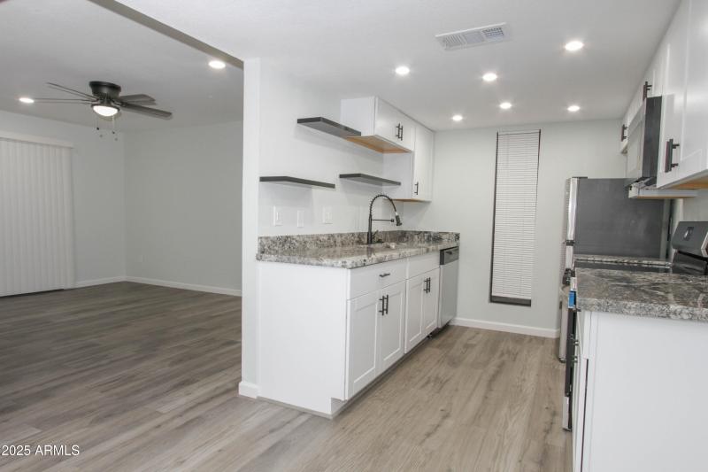 3119 W Cochise Dr Unit 109-6