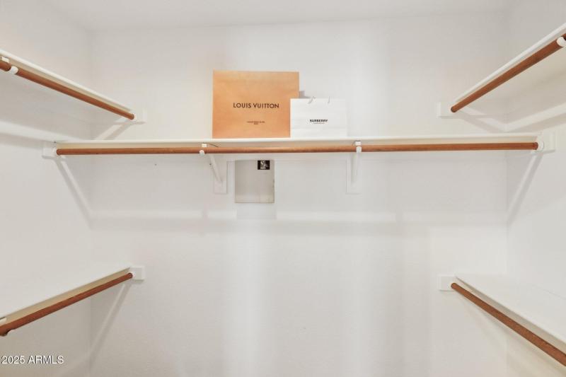 26-web-or-mls-16421-n-49th-st