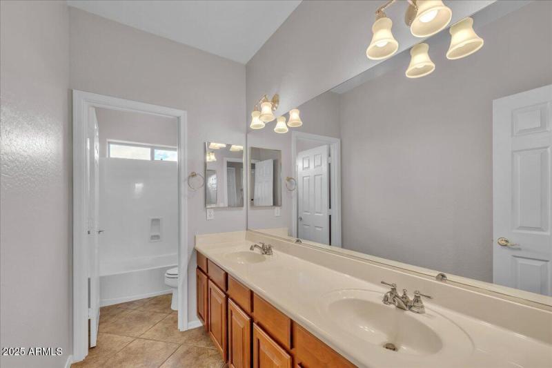 22-4280_N_157th_Ave 21