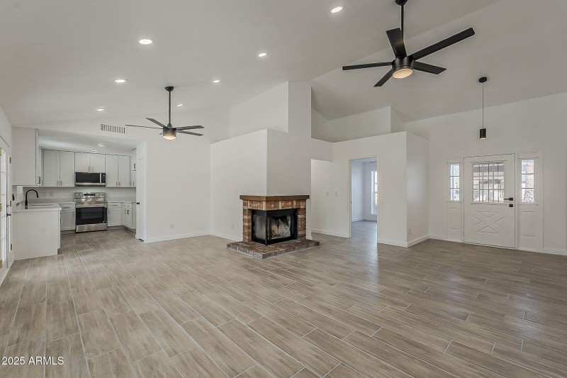 8-web-or-mls-4th Ave-8