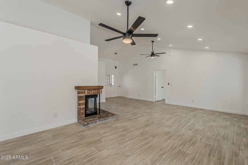 10-web-or-mls-4th Ave-10