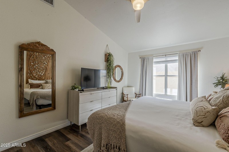 28-web-or-mls-Kiva Ave-28