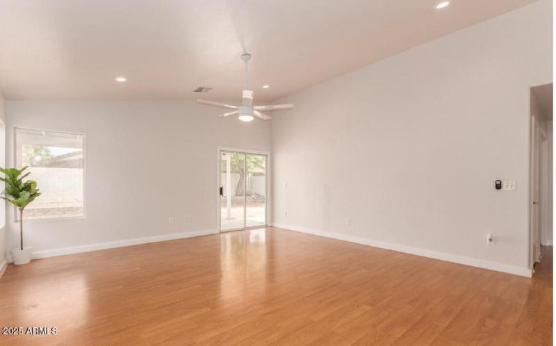 Living Room Vaulted Ceiling