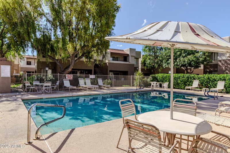 27 - Paradise Village