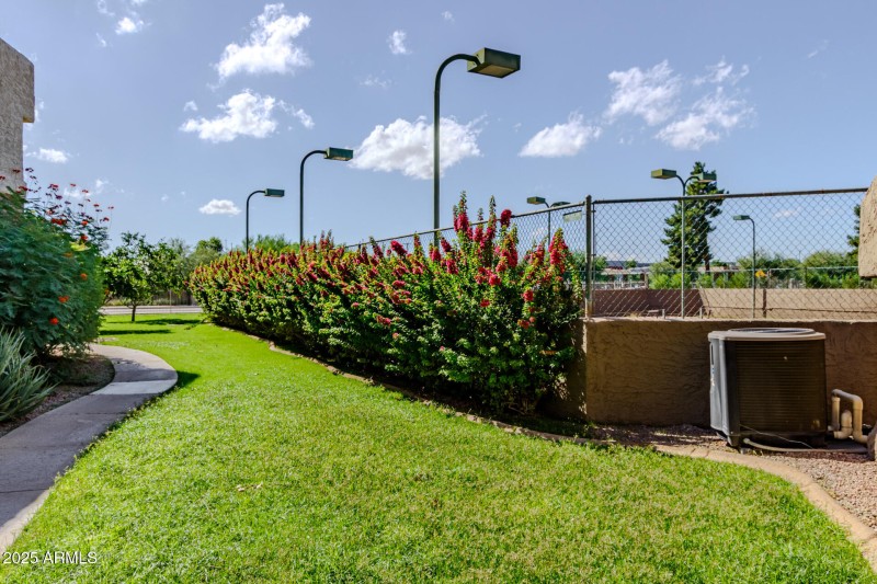 32 - Paradise Village