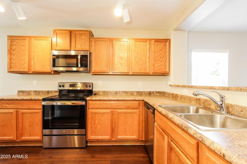 1022626.22212 W Sonora St - Kitchen_1