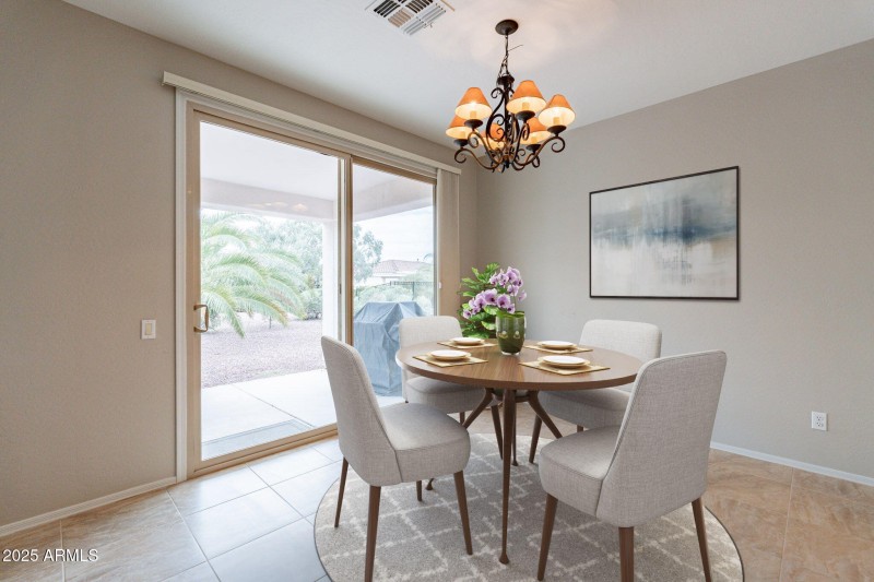 10-web-or-mls-EL-20 (Dining Area)_VS