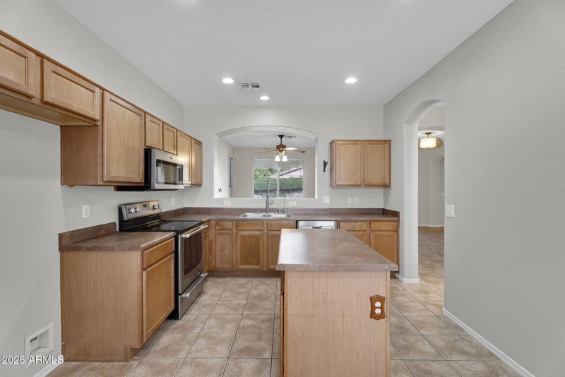 12-web-or-mls-9250 W Runion Dr -17