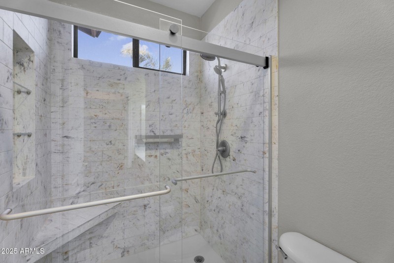 23-web-or-mls-9250 W Runion Dr -25