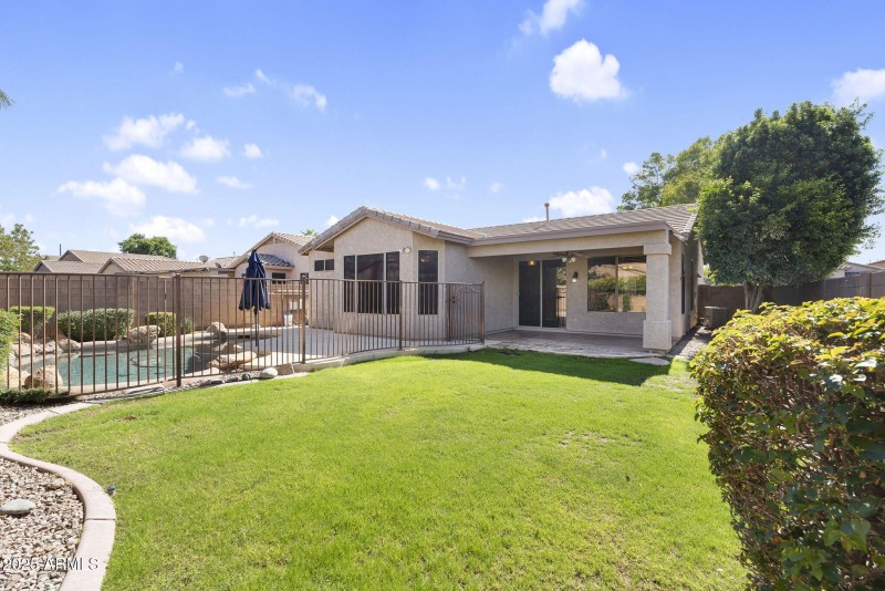 38-web-or-mls-9250 W Runion Dr -40