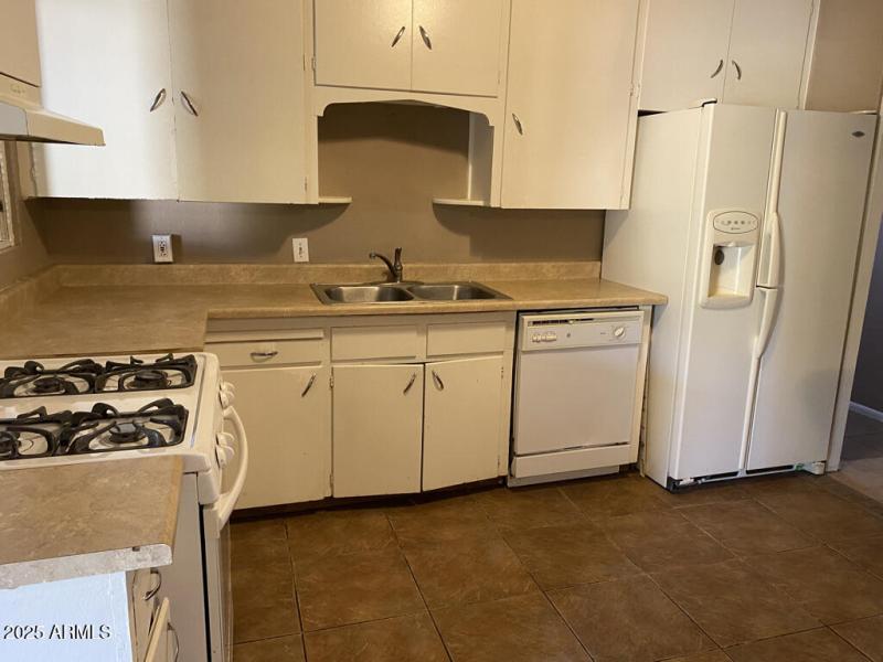 8BE07EEB-CA5D-4E79-84DD-472D357E0BF5_1_1