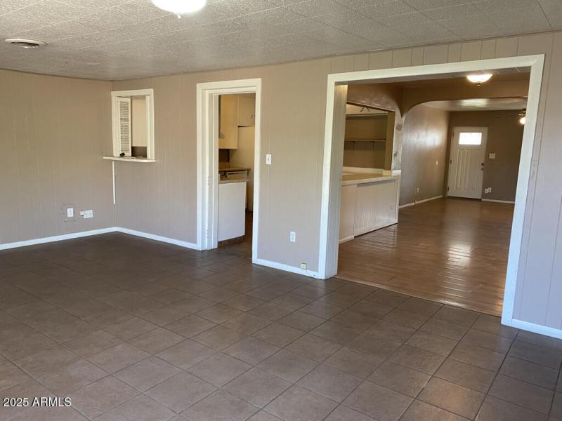 7DAF6DA0-D123-4C12-8238-B44B6F8986A2_1_1