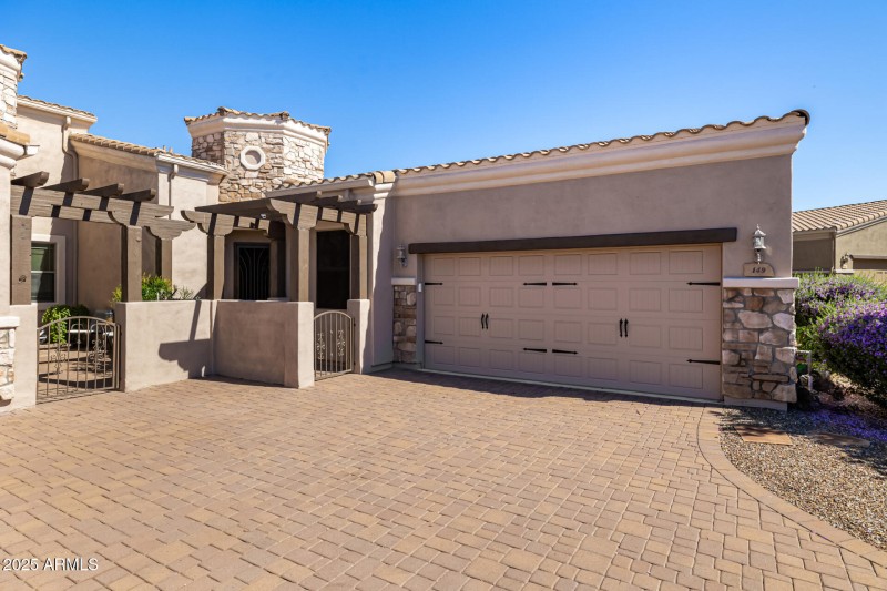 Carefree lock and leave