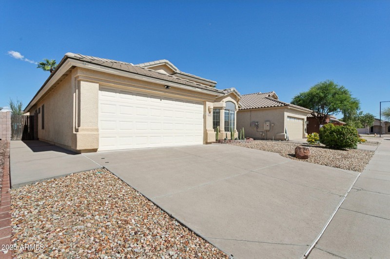 2-web-or-mls-2508-e-paraiso-dr