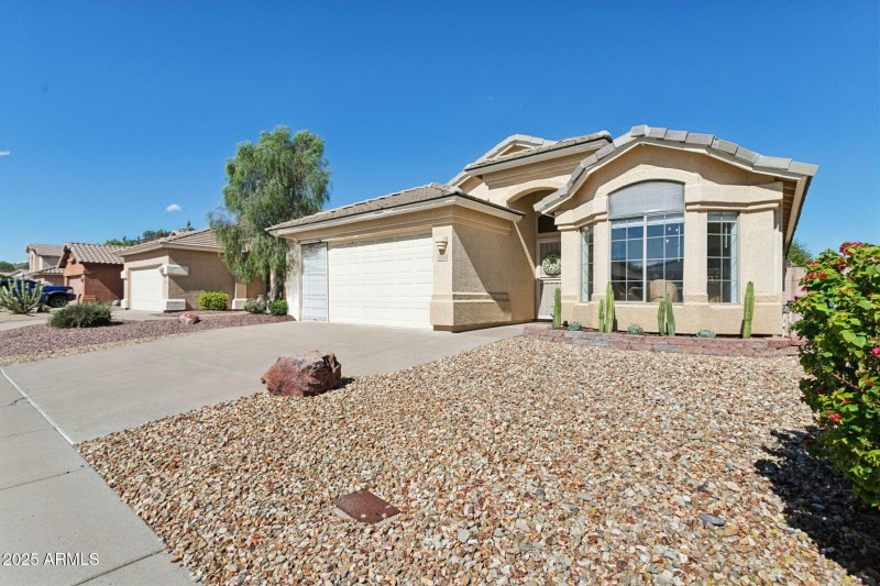 3-web-or-mls-2508-e-paraiso-dr