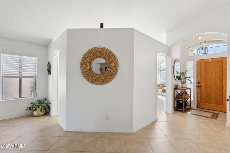 6-web-or-mls-2508-e-paraiso-dr