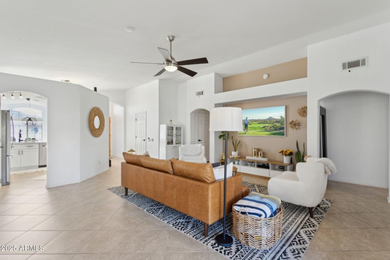 10-web-or-mls-2508-e-paraiso-dr