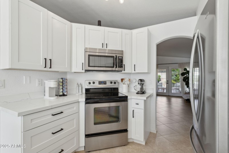 13-web-or-mls-2508-e-paraiso-dr