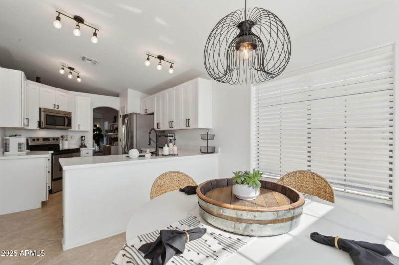 19-web-or-mls-2508-e-paraiso-dr