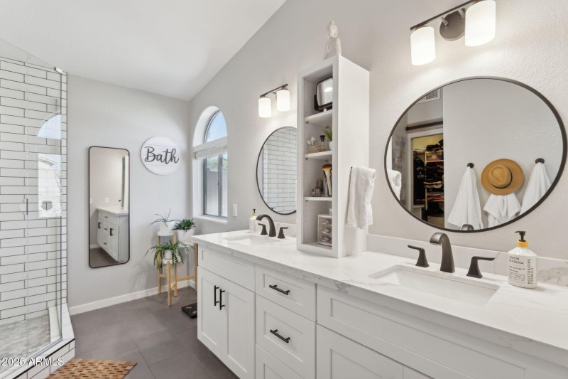 25-web-or-mls-2508-e-paraiso-dr