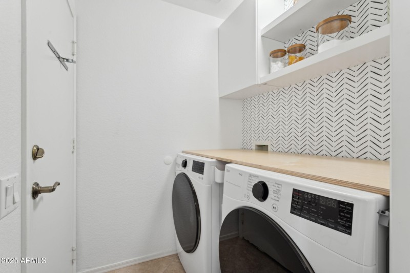 37-web-or-mls-2508-e-paraiso-dr