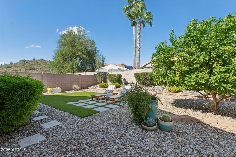 38-web-or-mls-2508-e-paraiso-dr