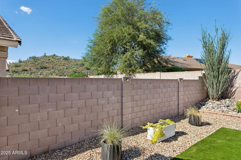 43-web-or-mls-2508-e-paraiso-dr