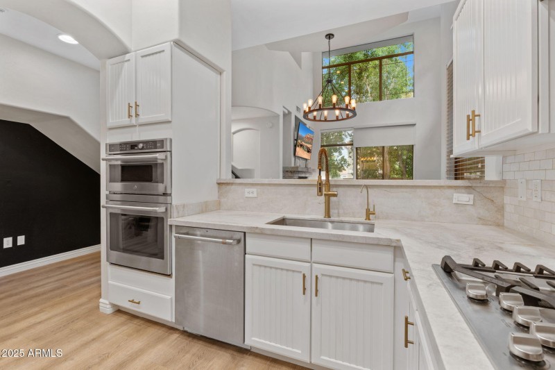 9-web-or-mls-14450-n-thompson-peak-pkwy-