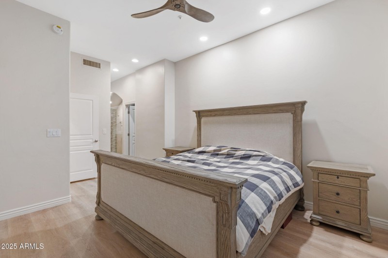 14-web-or-mls-14450-n-thompson-peak-pkwy