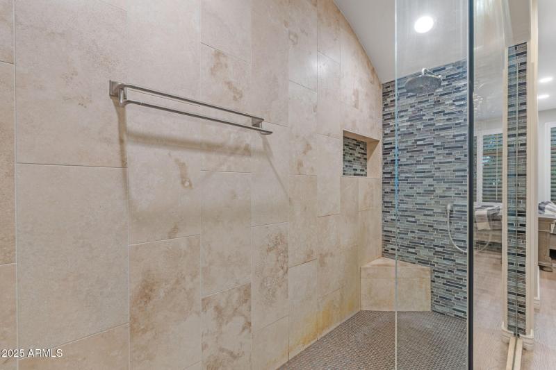 16-web-or-mls-14450-n-thompson-peak-pkwy