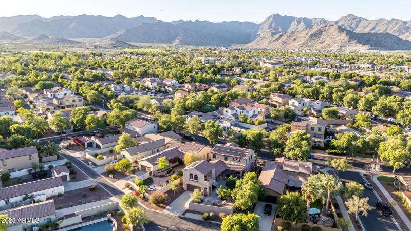 Court 20905 - Aerial Alley Neighborhood